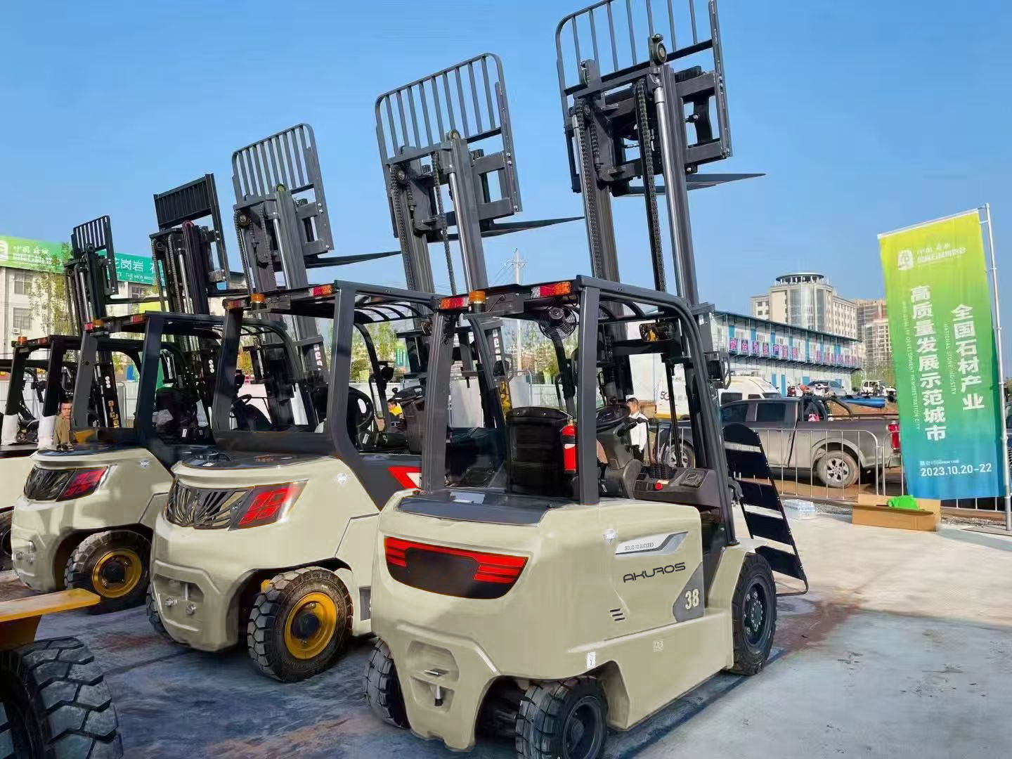 Kunpeng Series Electric Counterbalanced Forklift