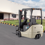 Empilhadeira elétrica de contrapeso Akuros E16, 3 rodas, para armazenagem em corredores estreitos