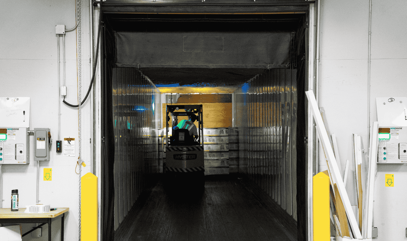 Empilhadores para armazenagem a frio: Caraterísticas técnicas, desafios e soluções inovadoras