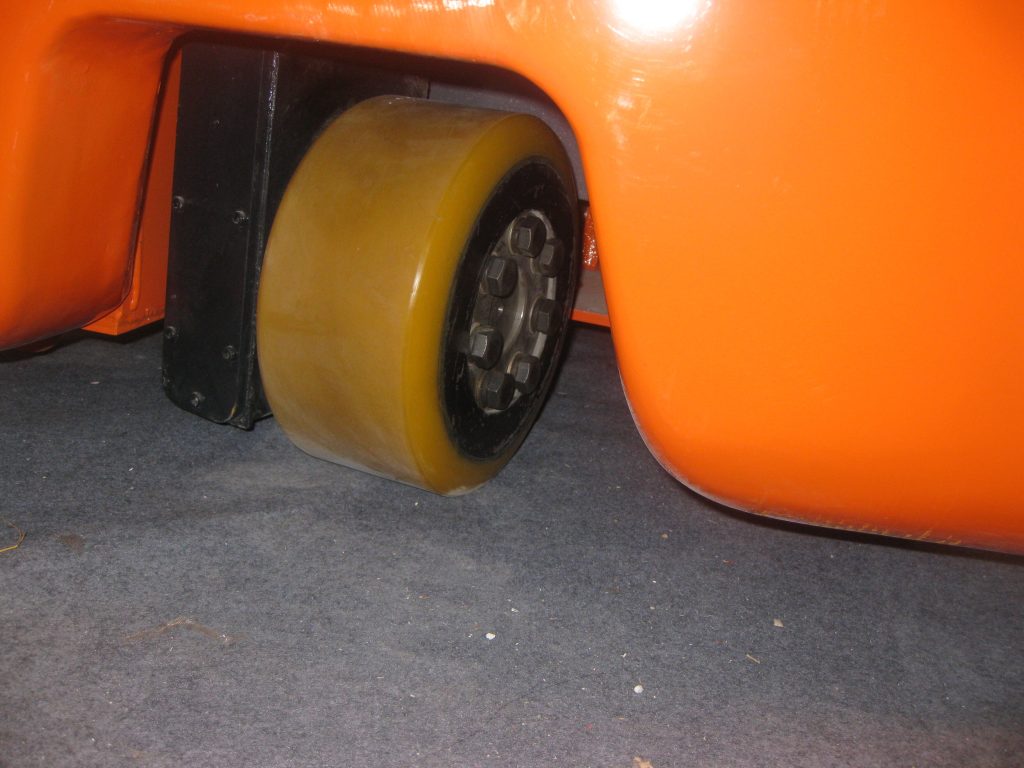 Polyurethane tire