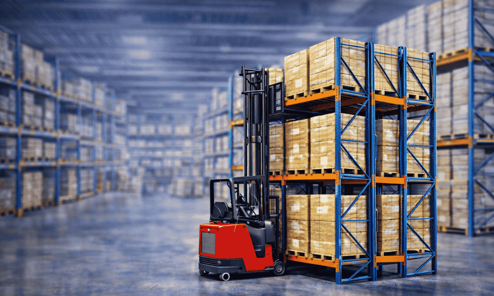 How to Choose the Right Reach Truck for a Narrow-Aisle Warehouse