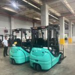 Akuros E16 Three-Wheel Electric Forklift - Warehouse Smart Solution Provider「Akuros」