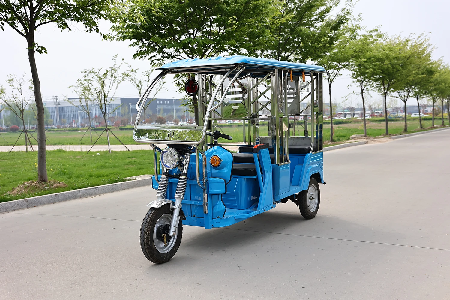 Electric passenger tricycle K04