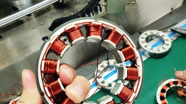 Fortgeschratt Needle Winding Robotics fir d'BLDC Motor Stator Winding Machine: Transforméiere Brushless DC Motor Application