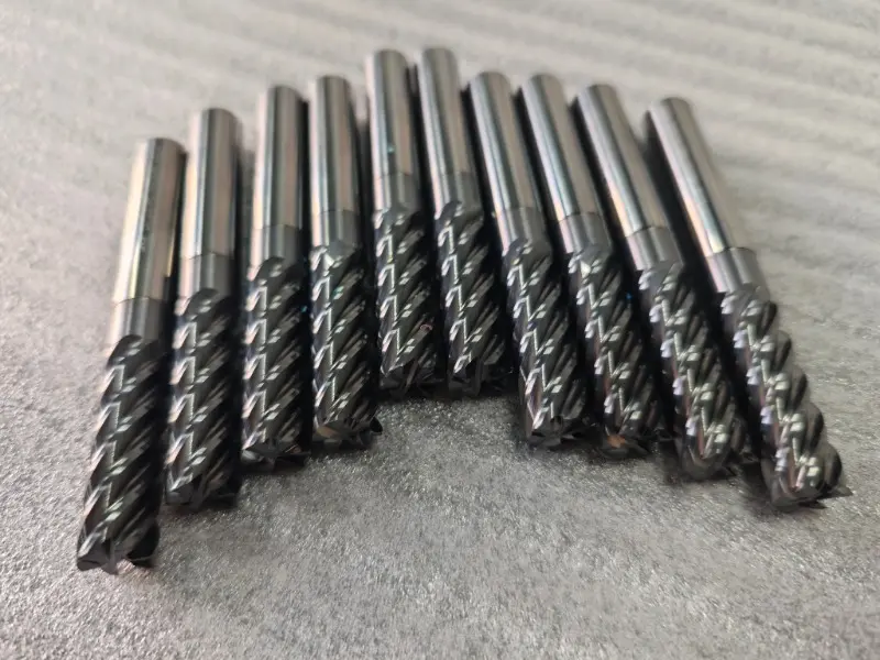 End mill (with indexable inserts)
