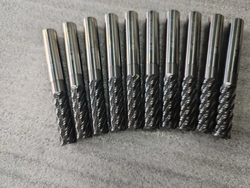 End mill (with indexable inserts)
