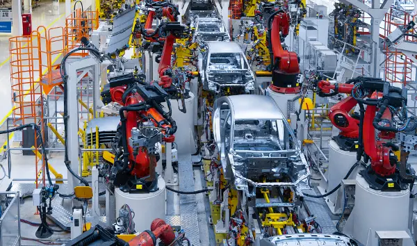 Cumu l'industria di l'automobile rivoluziona l'automobile