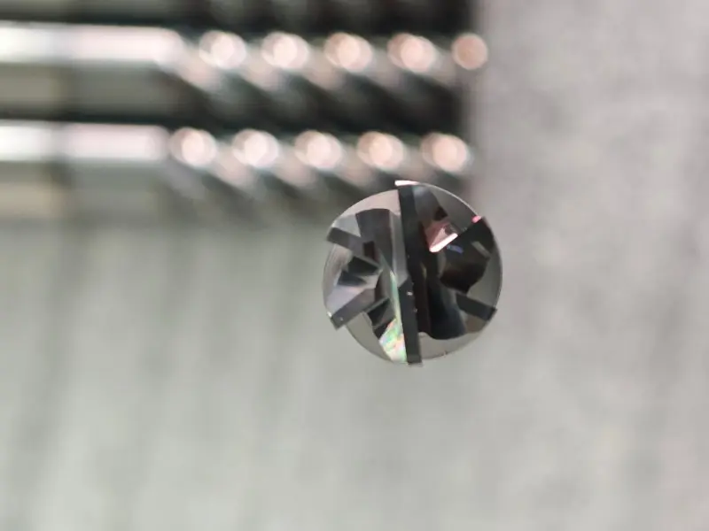 End mill (with indexable inserts)