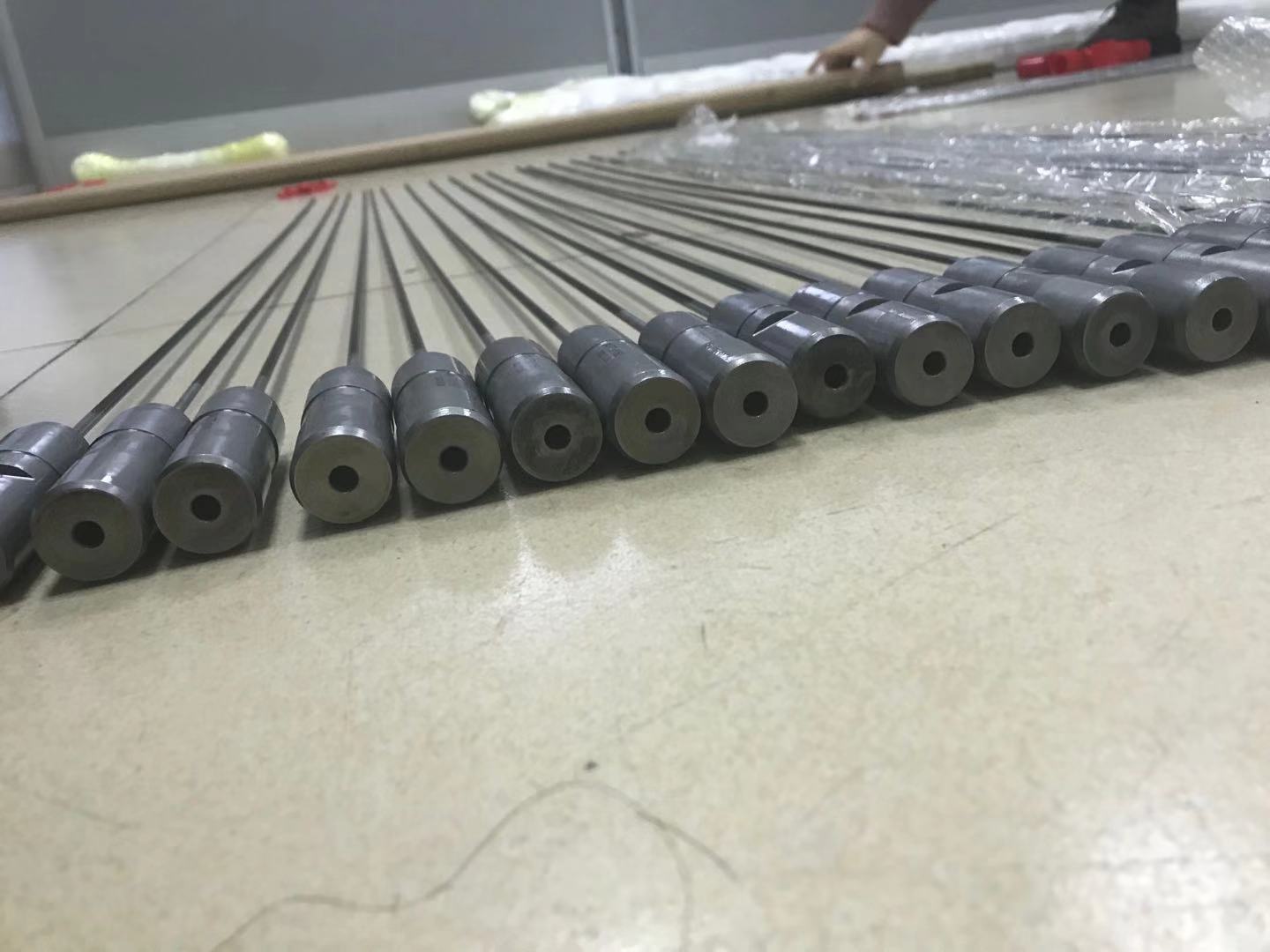 ڊيزو ڊريل اسٽار ڪٽڻ وارو اوزار ترقي يافته بندوق جي مشق ۽ بي ٽي اي ڊي سيريز کي ظاهر ڪري ٿو: ڊيپ هول مشيننگ ۾ درستي جي ٻيهر وضاحت