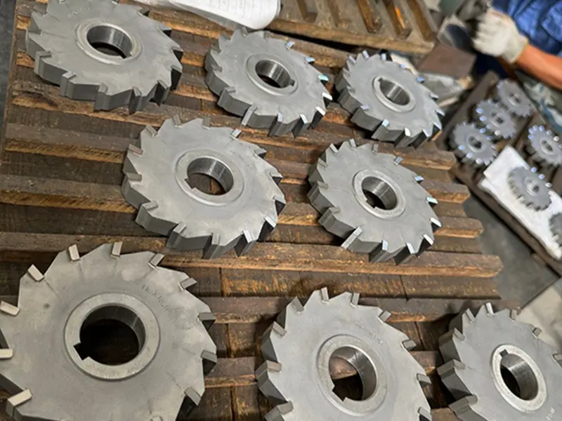 Triple-Blade (3-Flute) End Mill