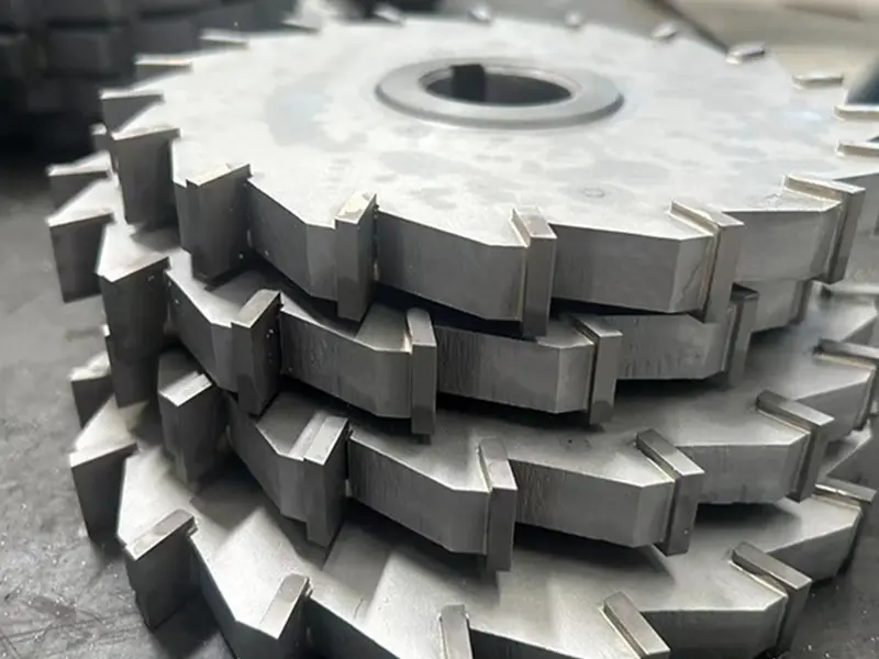 Tripel-agul (3-Suling) tungtung Mill