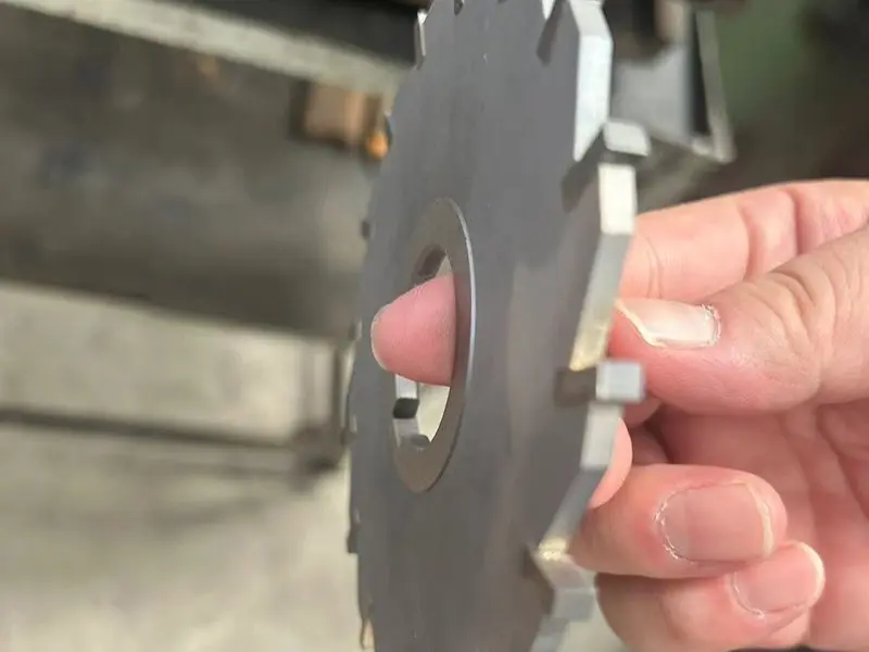 Tripel-agul (3-Suling) tungtung Mill