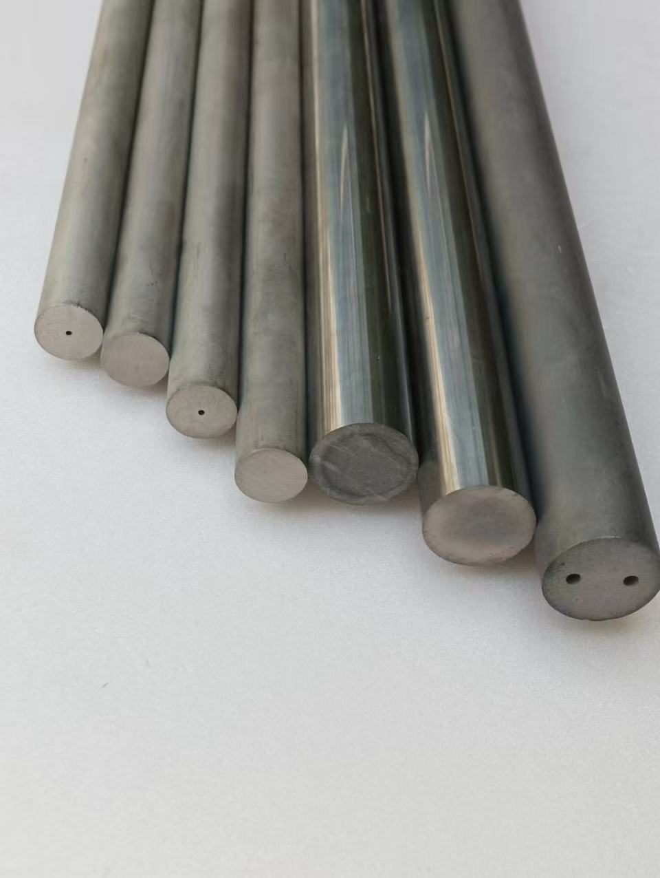 4.3*330/2TK1.0 φ0.3 Batang Karbida 30° dengan Lubang Spiral