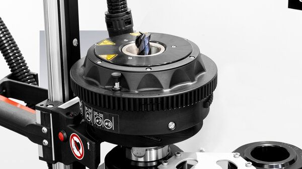 PC103-I21-C10-EU 3-32 mm Karbür Çelik için Yüksek Performanslı Isıyla Daralan Makina