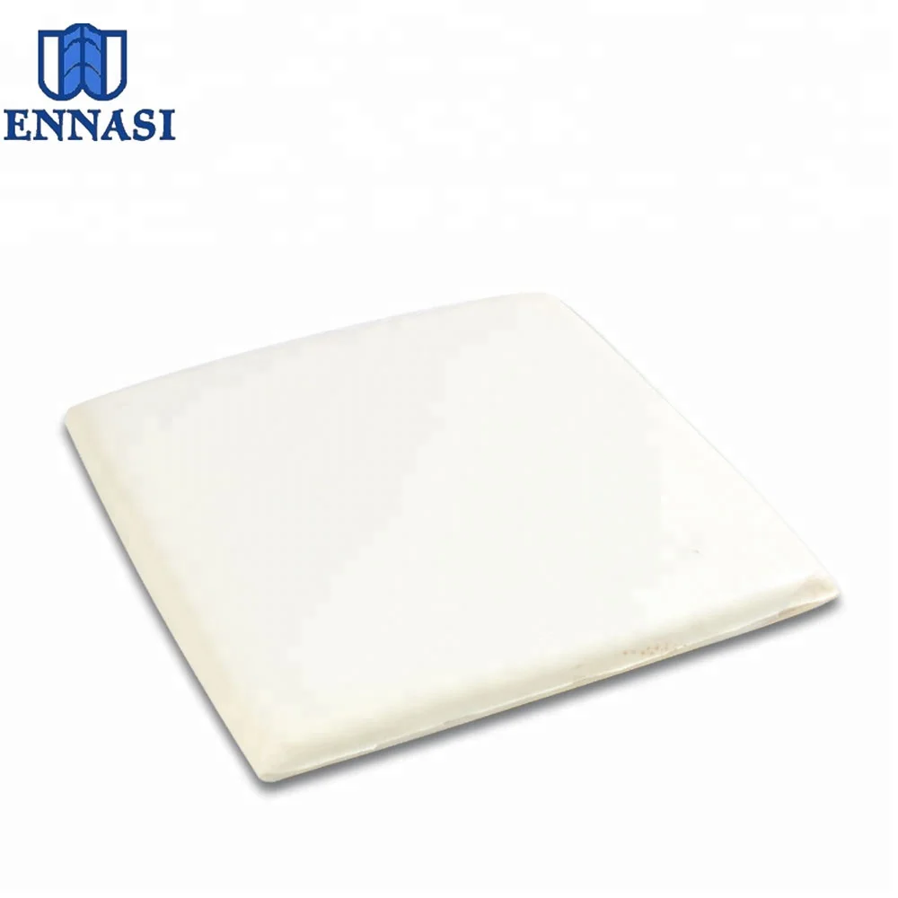 သက်တောင့်သက်သာ ထိုင်နိုင်စေရန် Square Memory Foam အရိုးခေါင်းအုံးများဖြင့် ရေစိုခံ ပြင်ပအားကစားကွင်းထိုင်ခုံ