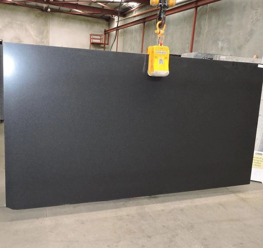 Jet Black Granite Slab mo le Faleta'ele