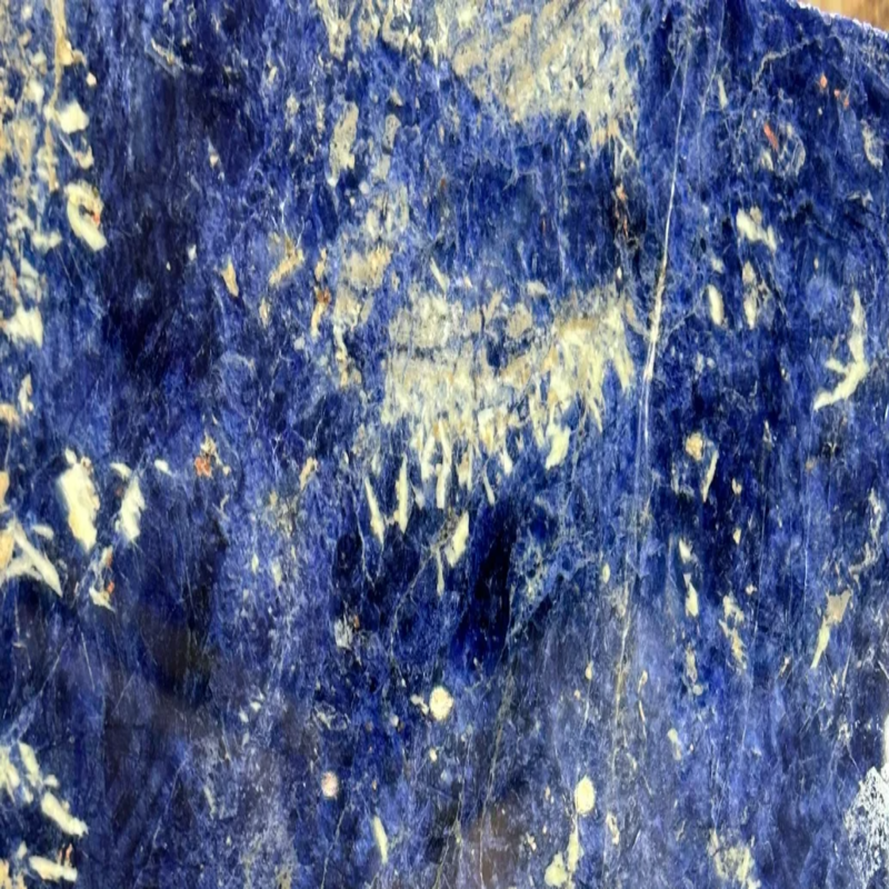 Cận cảnh đá cẩm thạch màu xanh Sodalite