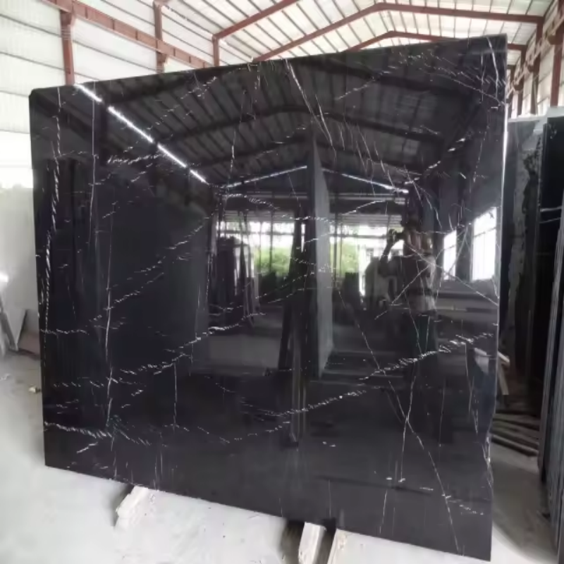 Đá cẩm thạch Nero Marquina