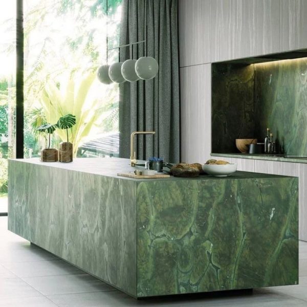 Vitoria Regia Quartzite table