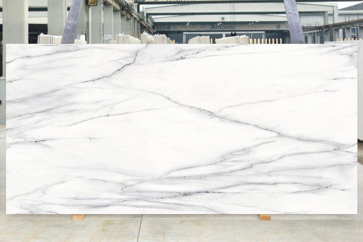 Calacatta Lincoln Marble slab