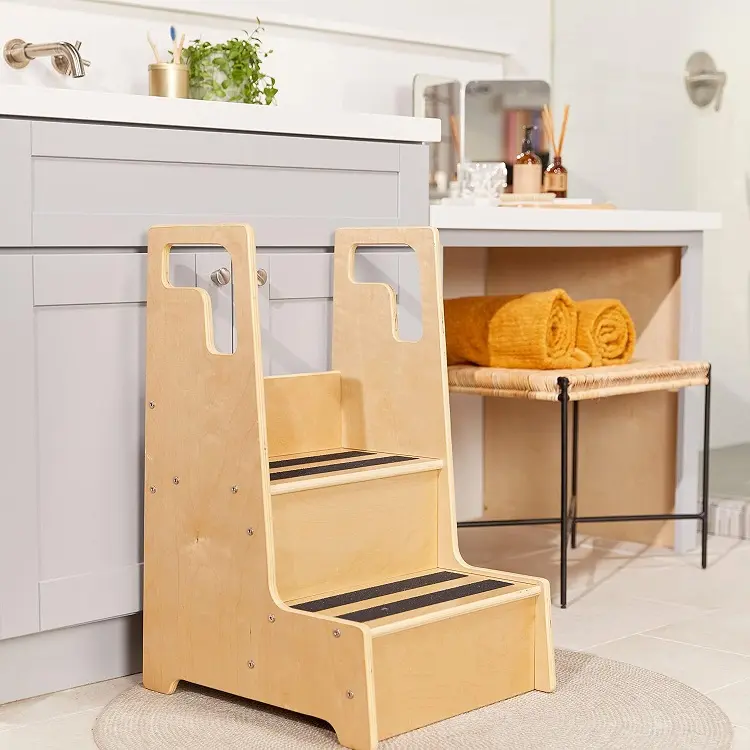 Choose Wooden Montessori Toys Made of Natural Materials for a Smarter Start