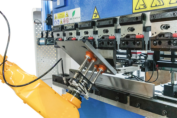 Press Brake Bending Robotic Cell