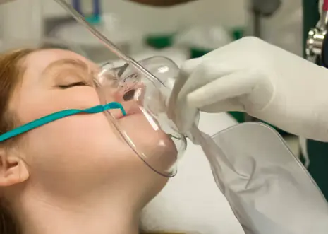 Non-Rebreather Mask vs. Rebreather: Mastering Types of Oxygen Delivery for Critical Care