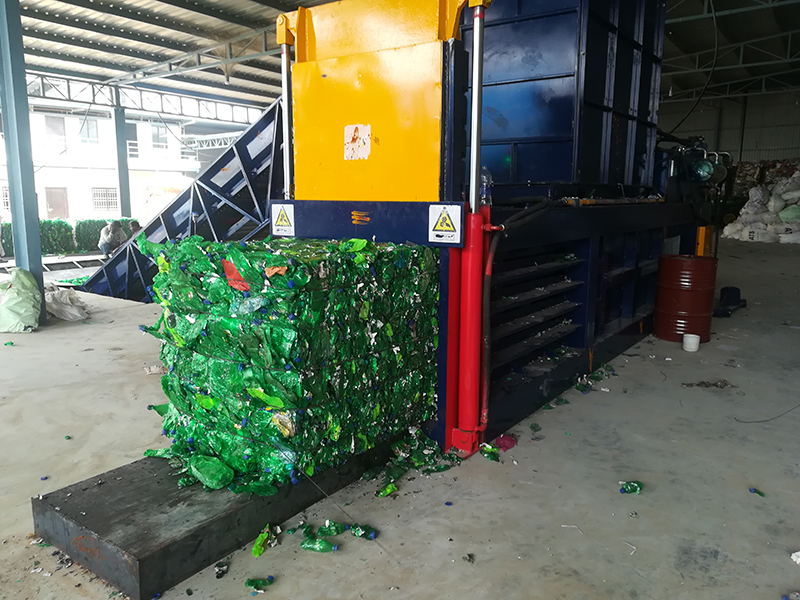 How To Choose The Right Plastic Bottle Baling Machine?