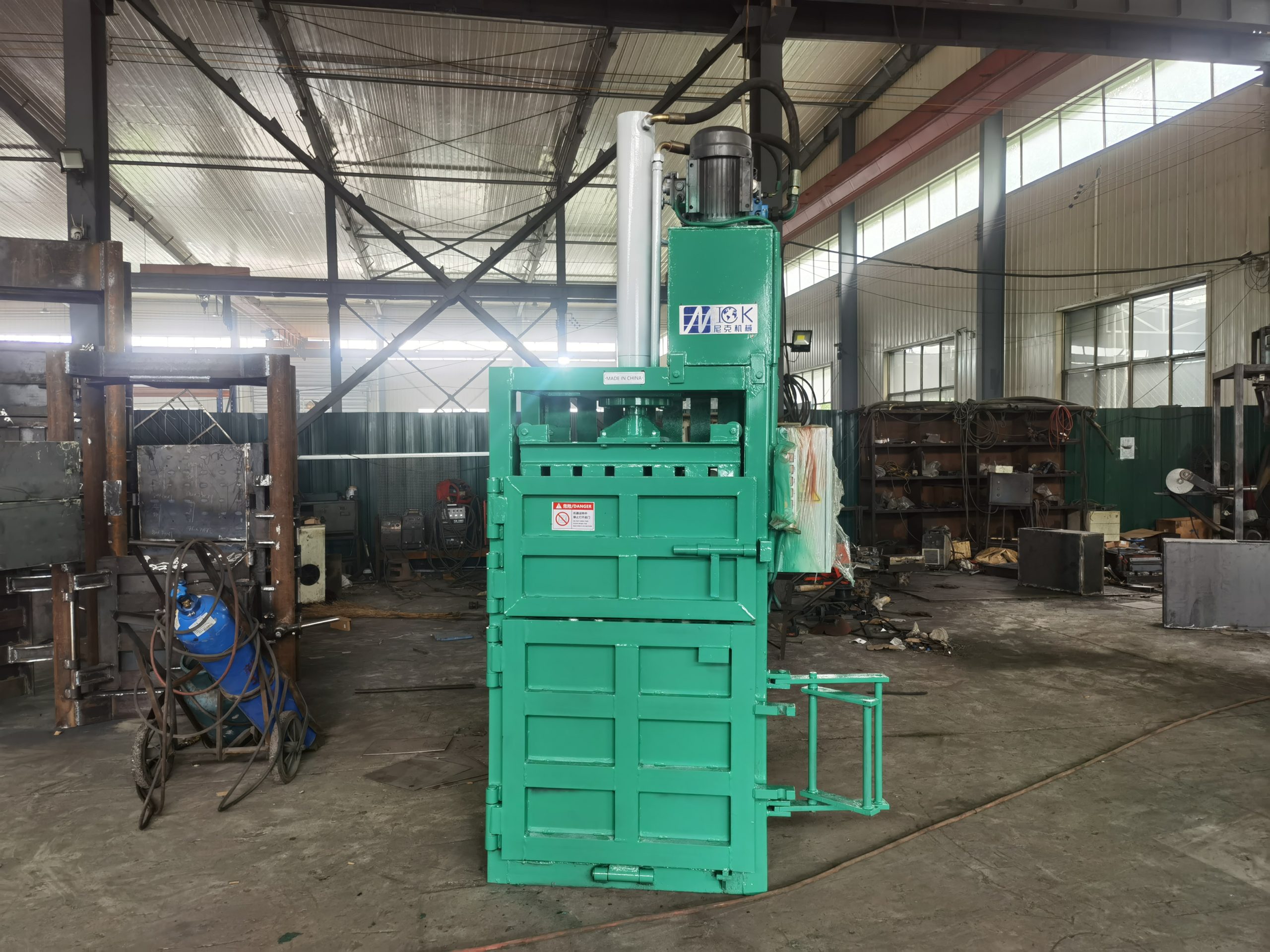 Trash Baler Machine