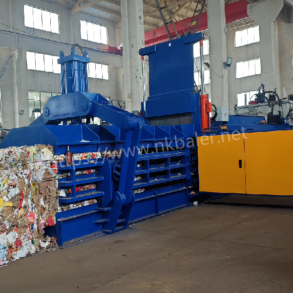 NKW180QT Close Door Pet Bottle Auto Tie Baler