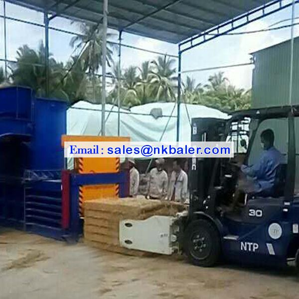 Plastic Hydraulic Baler Machine
