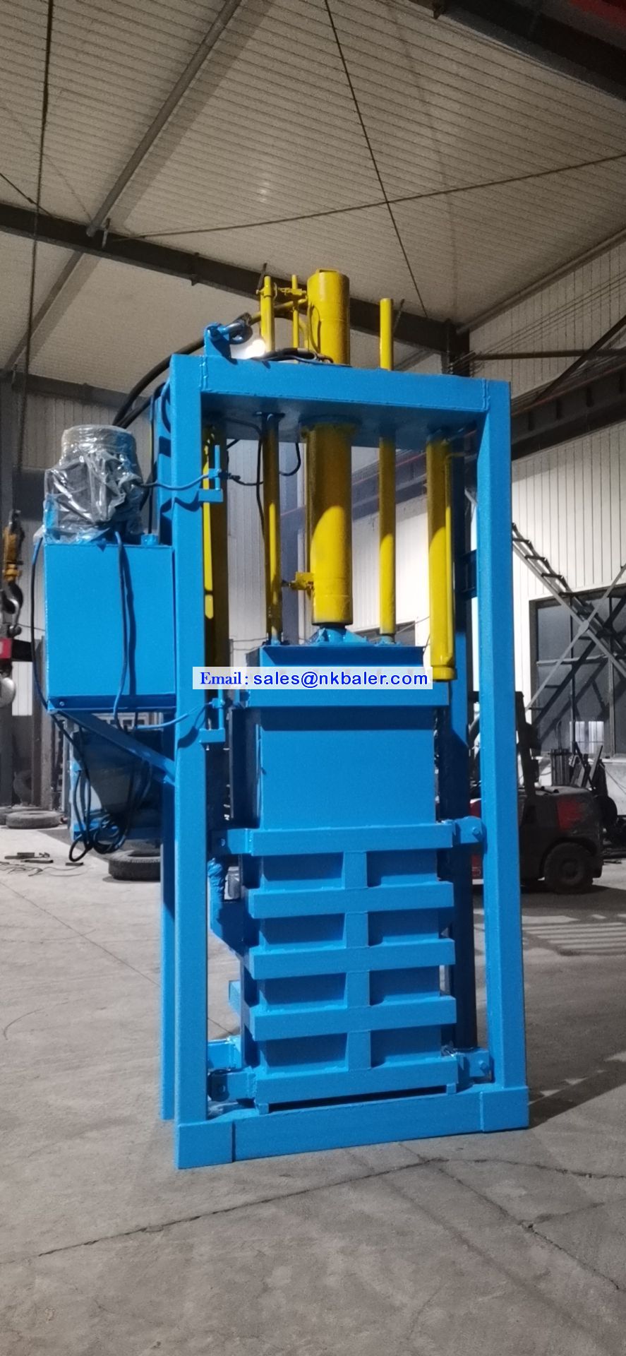 Small Vertical (Lifting Box)  Clothes Baler