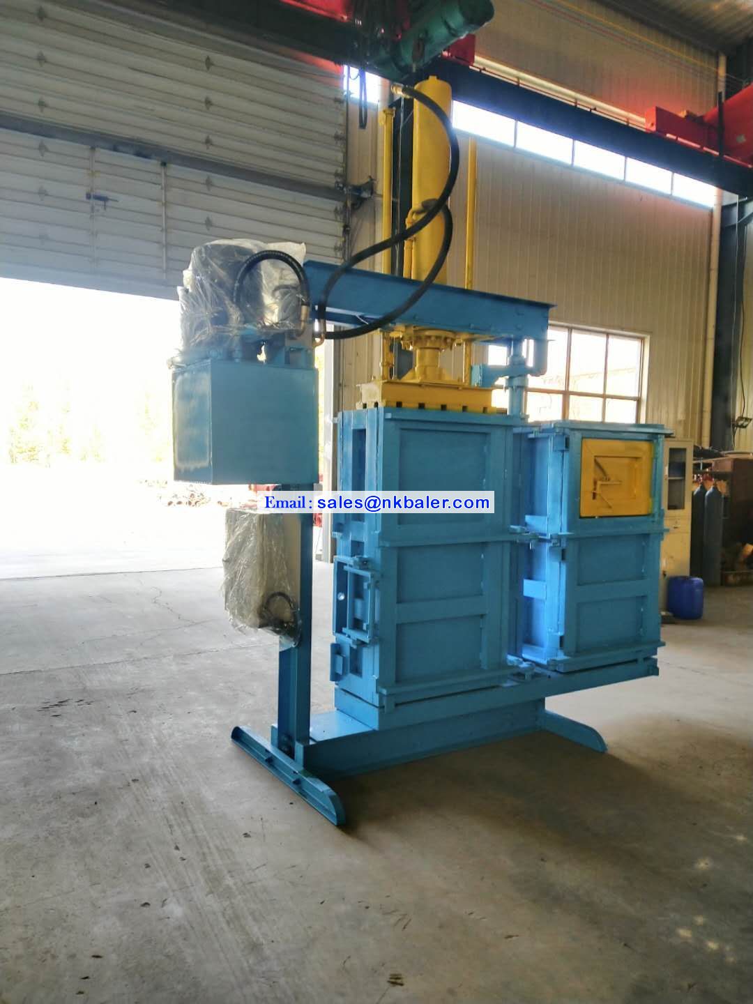 Second-Hand Clothing Compactor