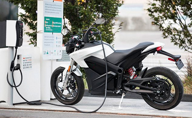 5 Key Challenges in Electric Two-Wheeler Adoption (and How PowerGoGo Solves Them)