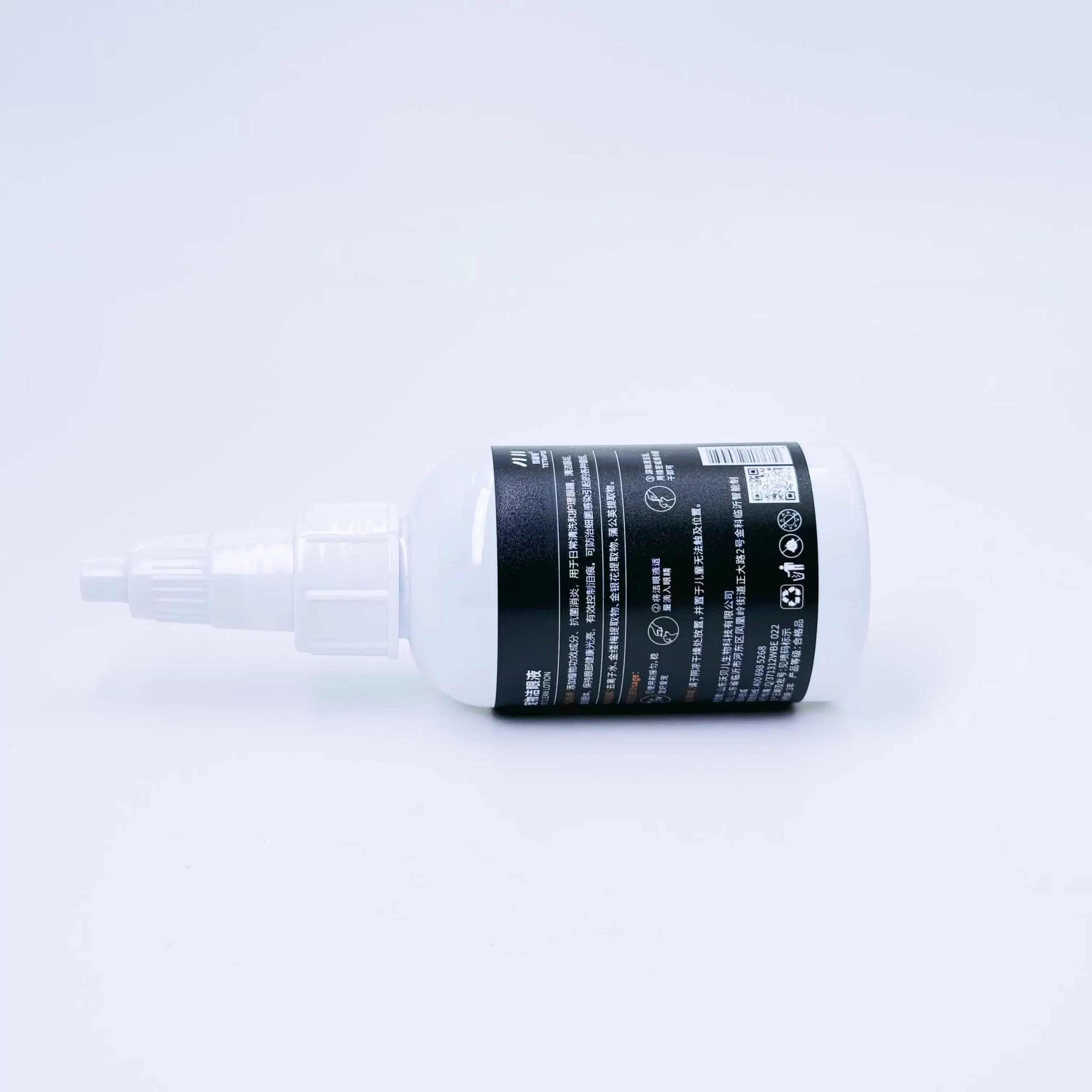 Four-legged monster pet eye cleanser