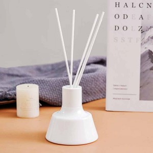 China Wholesale 200ml Diffuser Bottle Suppliers – 
 Luxury 100ml White Porcelain Essential Oil Diffuser Bottle – Nayi