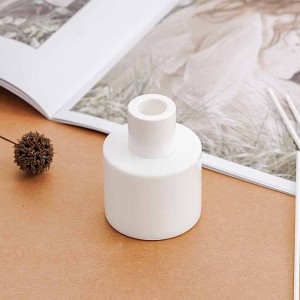 China Wholesale Home Perfume Diffuser Suppliers – 
 100ml Refillable Round Empty Aromatherapy Glass Diffuser – Nayi