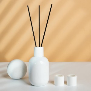 China Wholesale White Porcelain Cream Jar Supplier – 
 180ml White Modern Bathroom Aroma Reed Diffusers Glass Bottle – Nayi