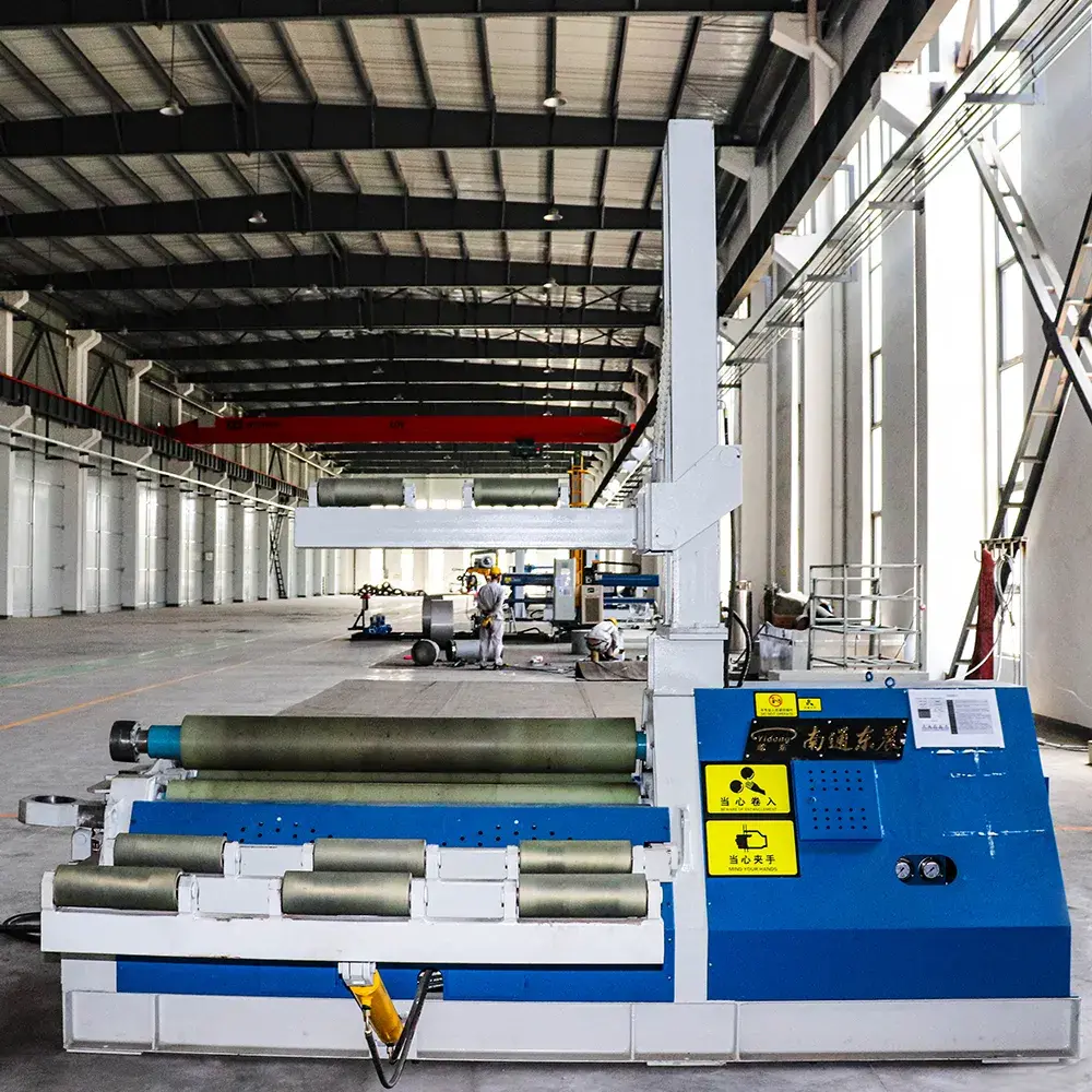 In the long term, why are closed-circuit cooling towers more economical than open-circuit cooling towers?