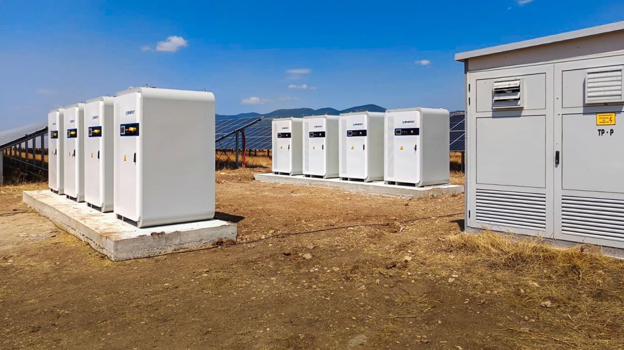 Bulgārijas Solar + glabāšanas projekts