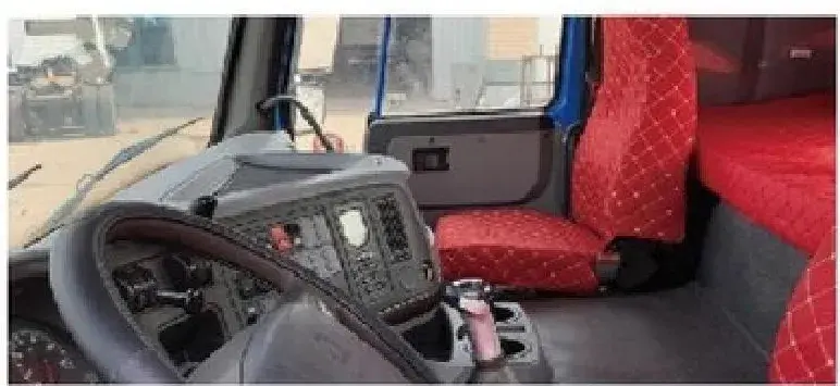 HOWO 4X2 TRACTOR TRUCK