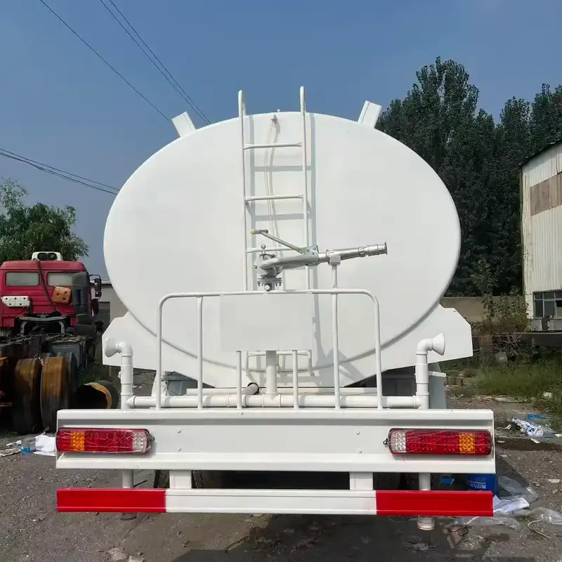 HOWO 4X2 WATER TANK TRUCK