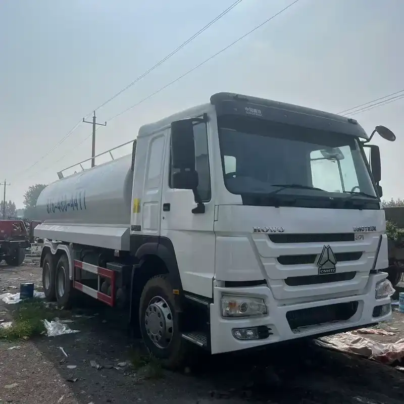HOWO 4X2 WATER TANK TRUCK