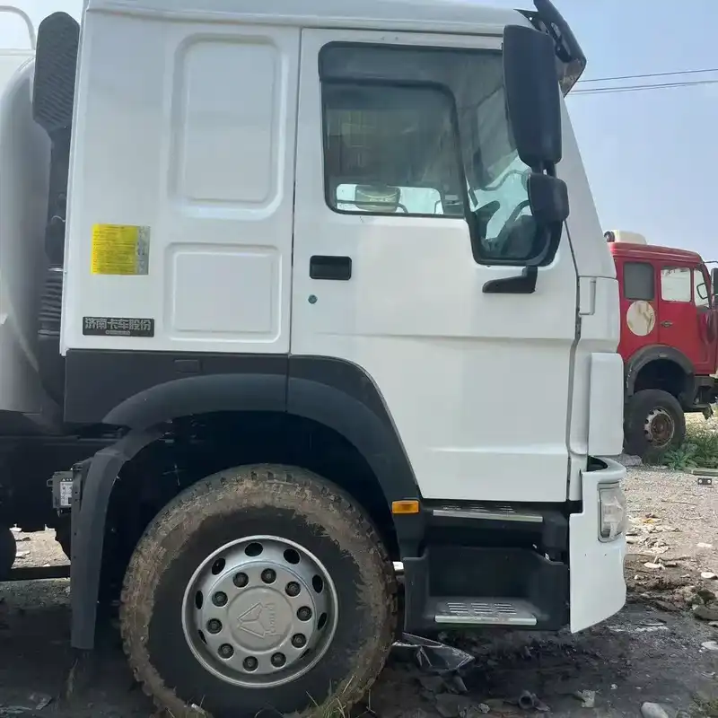 HOWO 4X2 WATER TANK TRUCK