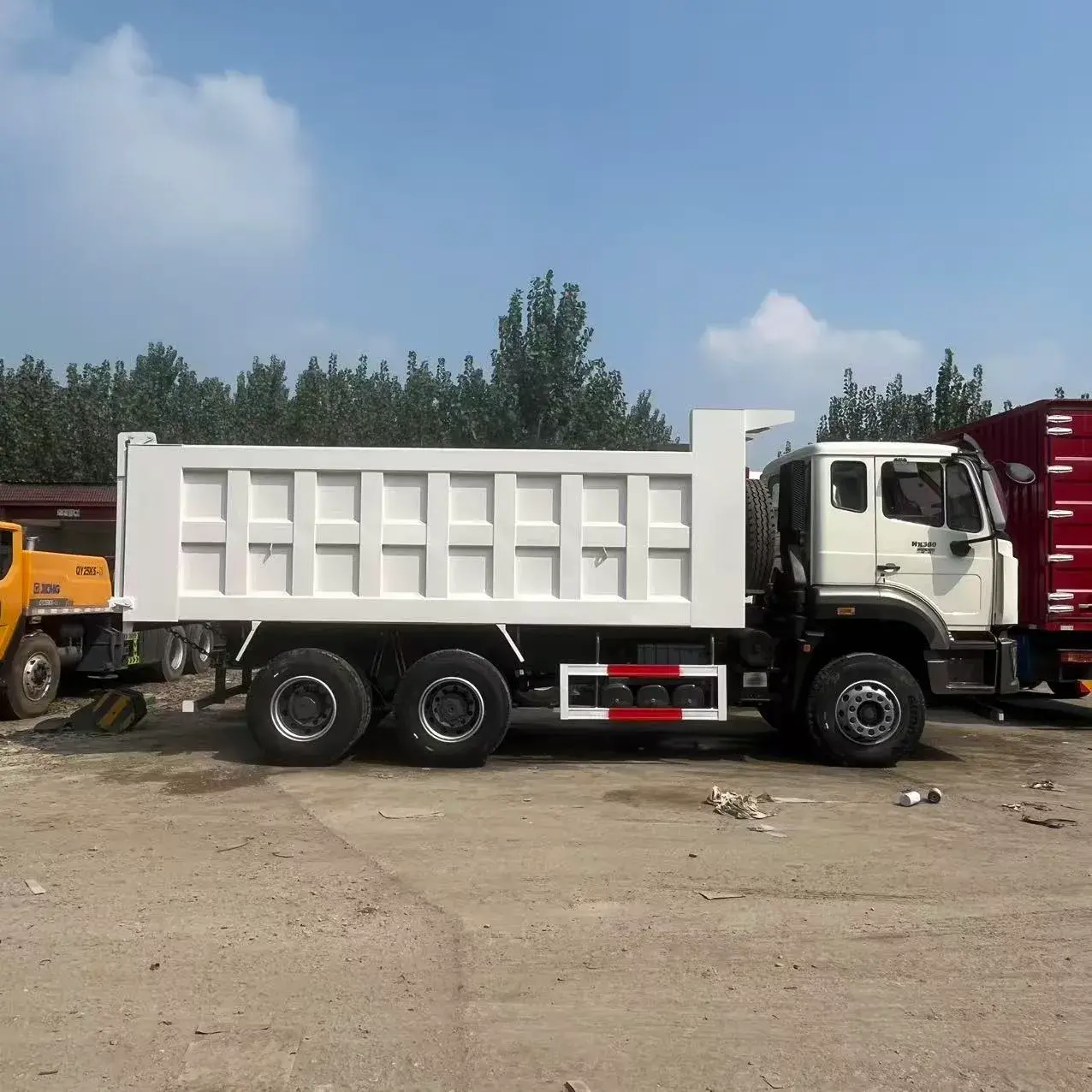 HOWO 4×2 DUMP TRUCK