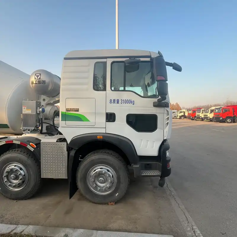 HOWO6X4 CONCRETE MIXER TRUCK