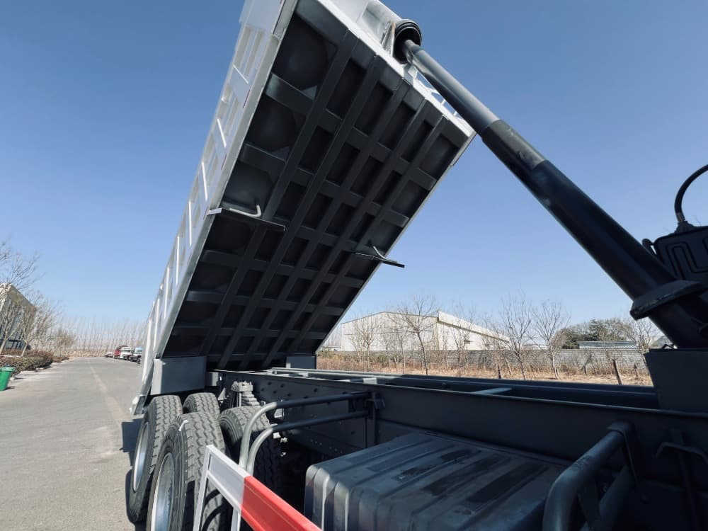 HOWO6×4DUMP  TRUCK