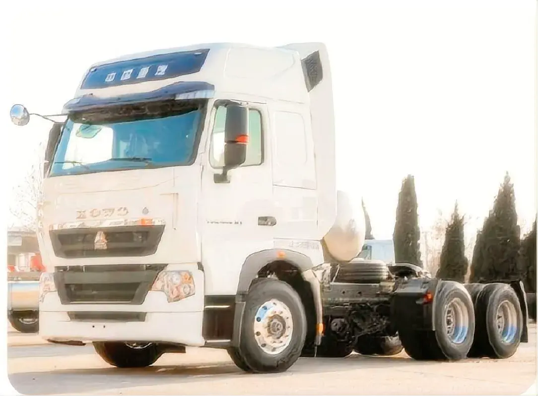 LIOUEFIED NATURAL GAS TRACTOR TRUCK