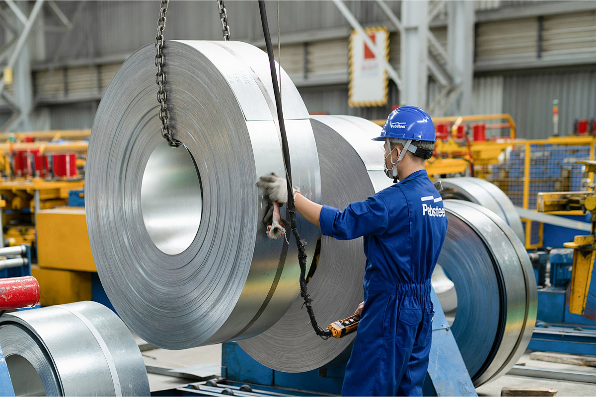What is the raw material for aluminum coil?