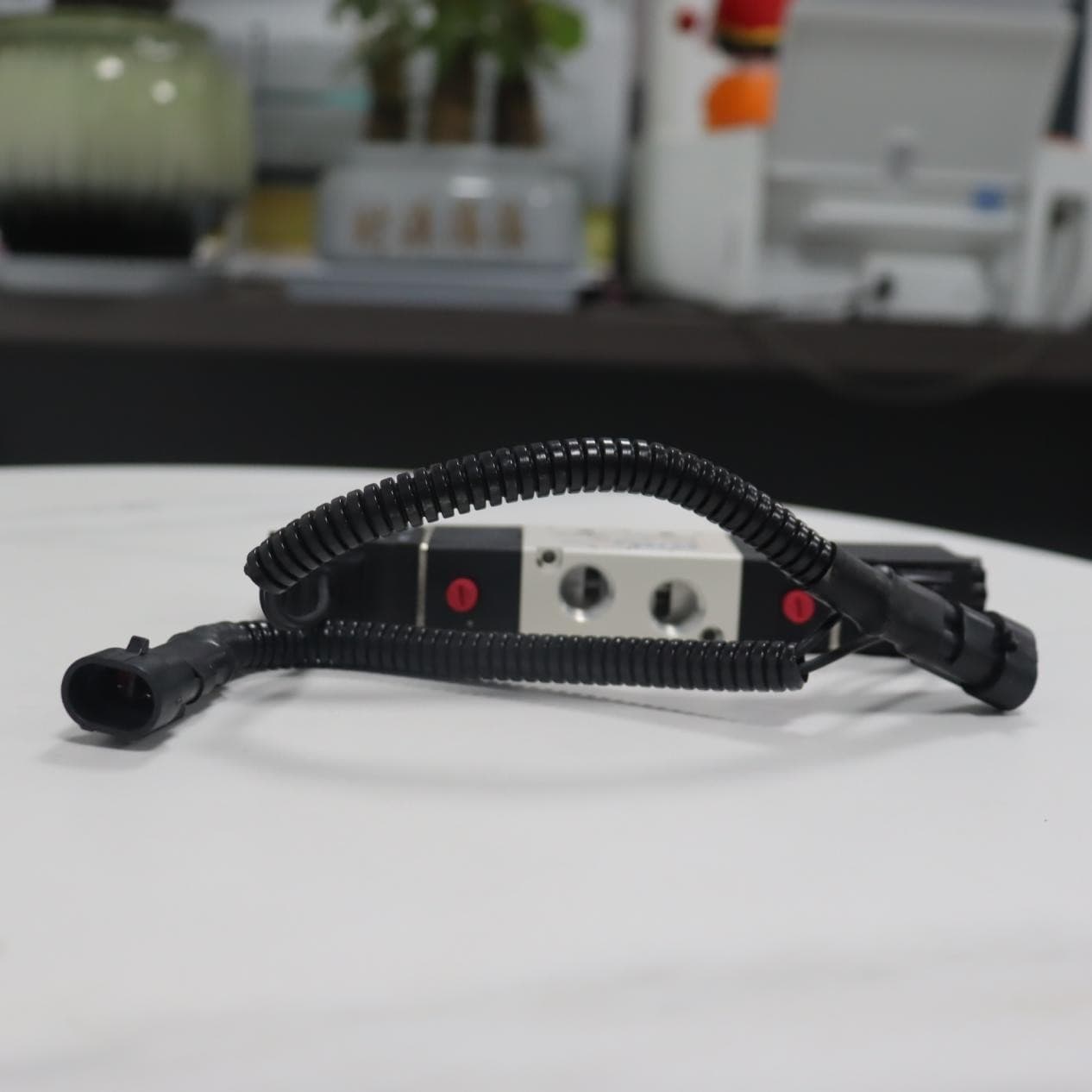 Van điện từ đôi 4V220-08 5/2 chiều